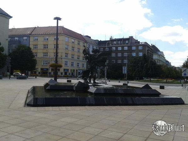 Vor dem Rathaus