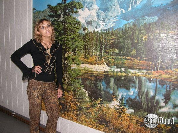 W barze przy fototapecie