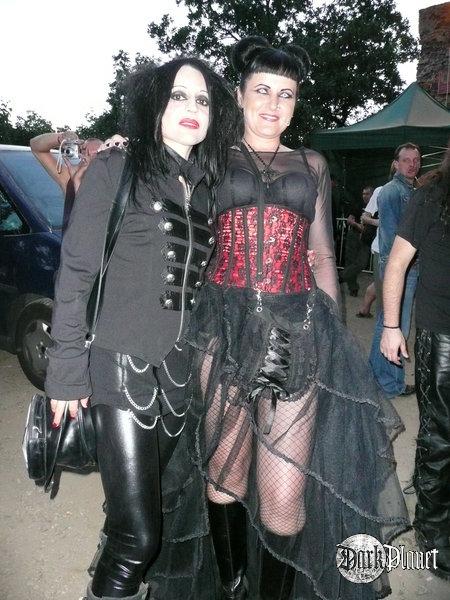 Tola i Sonya Scarlet
