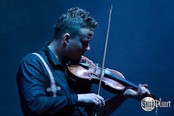 Future Folk, Hunter