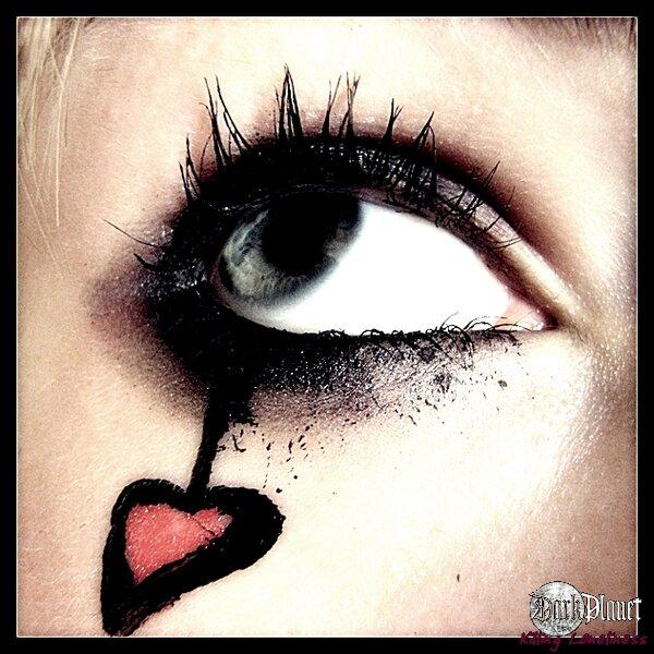 Emilie Autumn's make-up
