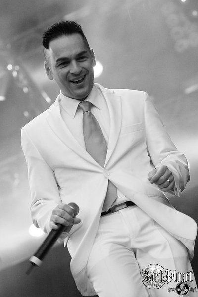 And One (c)yesternight.pl