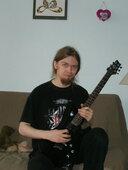 nie patrzcie na te serduszko na ścianie ;p to nie mój pokój ;p haha 